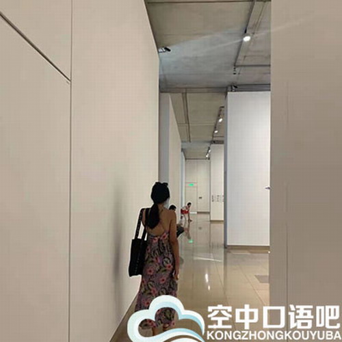 法语中教Christine老师 在线法语一对一课程