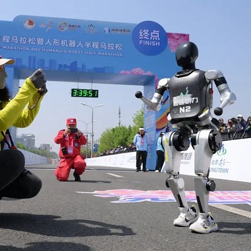 松岩动力N2人形机器人出租 租赁小顽童